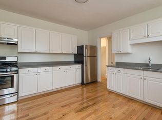 5 Walnut Ter #2M, Newtonville, MA 02460