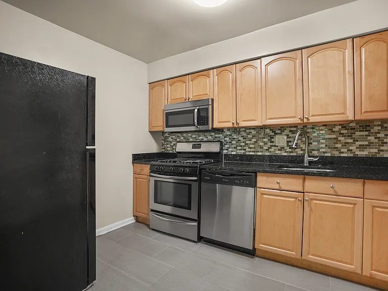 9695 Hitching Post Ln #H — Photo 17