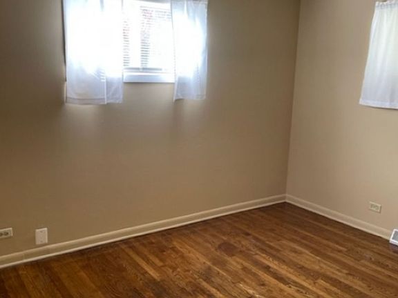 4th image of 16202 Sussex Ct