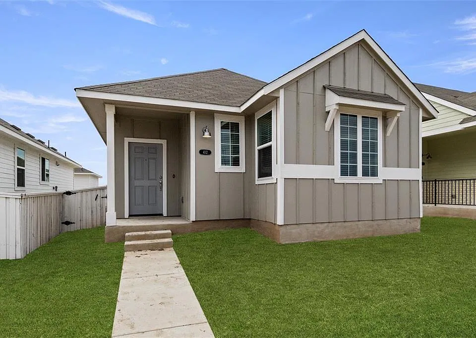 412 Hortus Dr