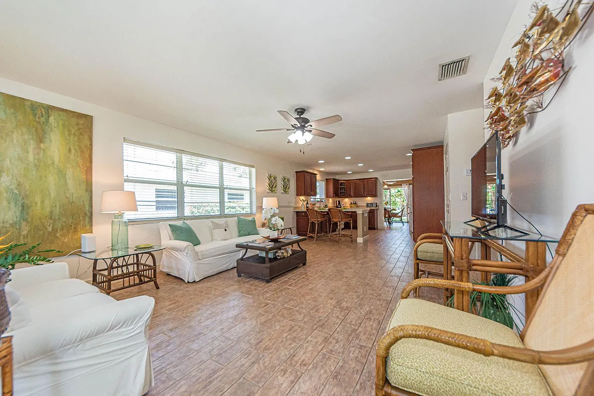 Building Photo - Turtle Cove Ln