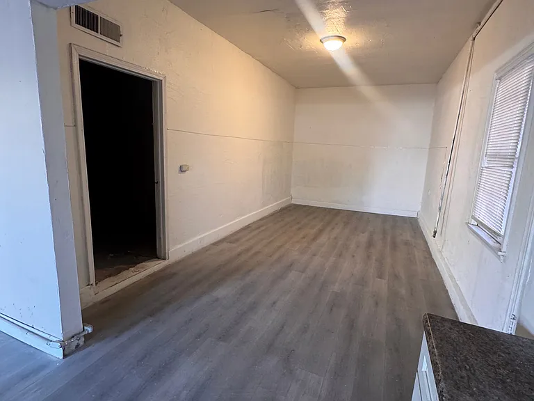 527 N Fresno St #105 — Photo 3