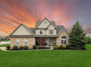 31981 Pondside Dr, Avon Lake, OH 44012