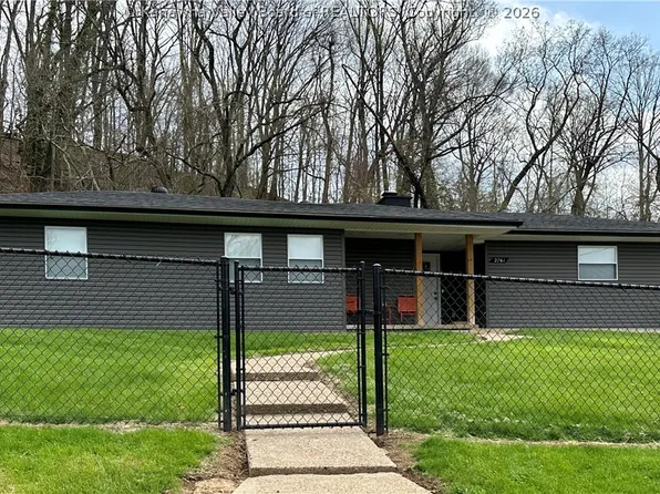 2761 Daniels Ave, South Charleston, WV 25303