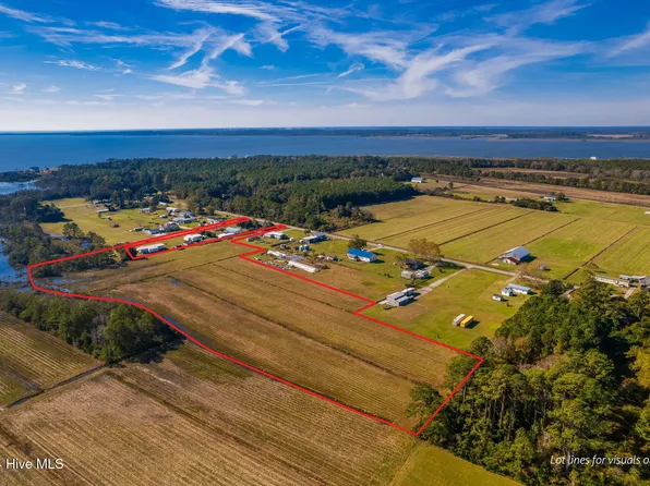 121 Evelyn Lane, Beaufort, NC 28516