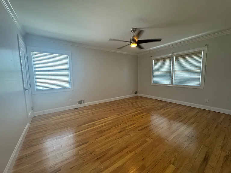 18-35 Bell Blvd — Photo 3