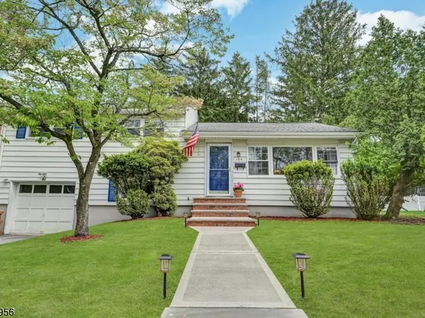 109 Beacon St, Dumont Boro, NJ 07628