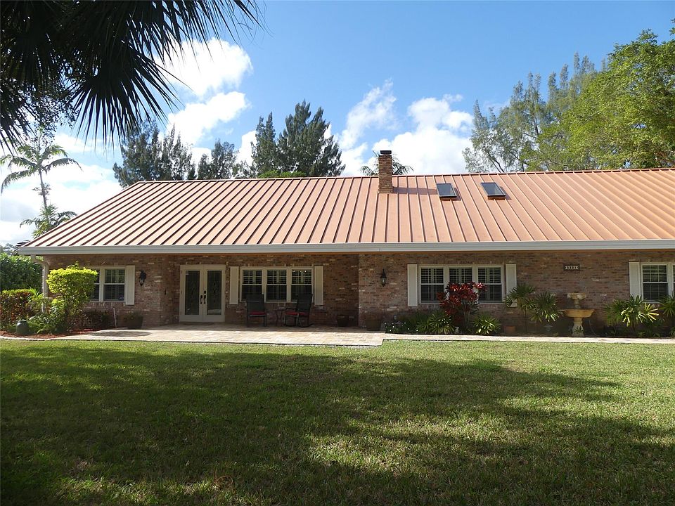 1st image of 5221 Pinetree Road