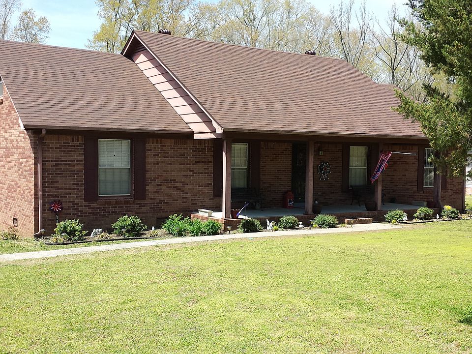 3 bedroom 2 1/2 bath 1 acre