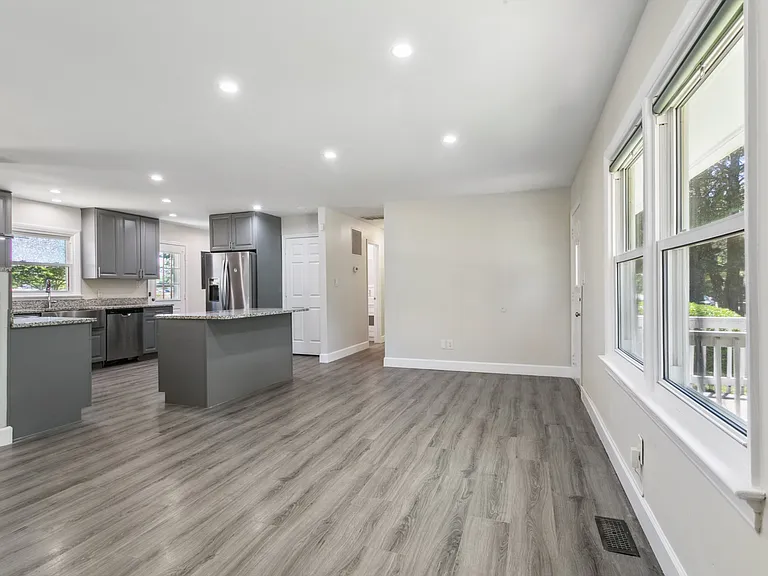 314 Martha Lee Dr — Photo 7