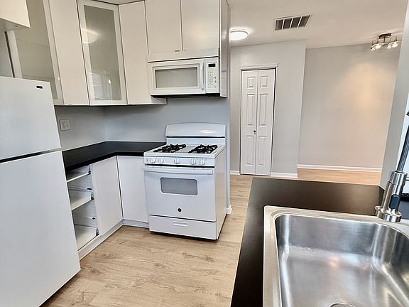 4th image of 2602 E Lehigh Ave Side 3