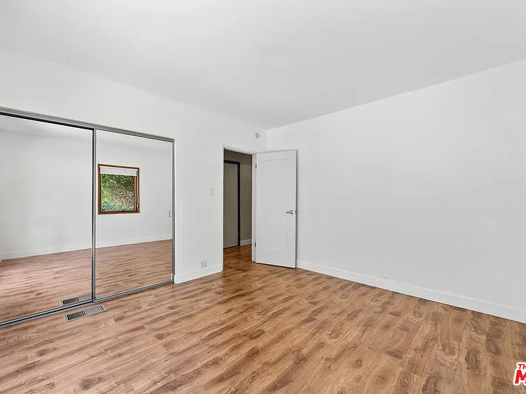 2569 Patricia Ave — Photo 35