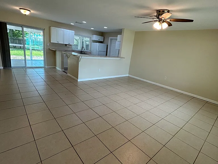 360 Glen Haven Dr — Photo 2