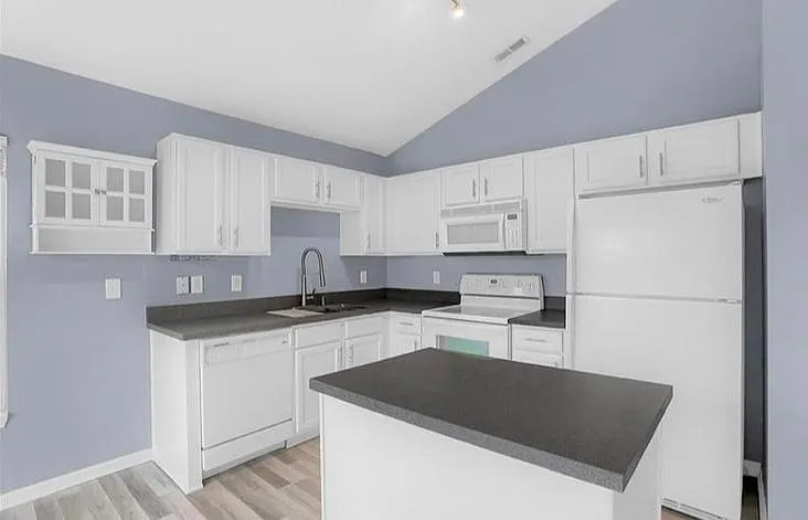 12155 Pebble St #700 — Photo 5