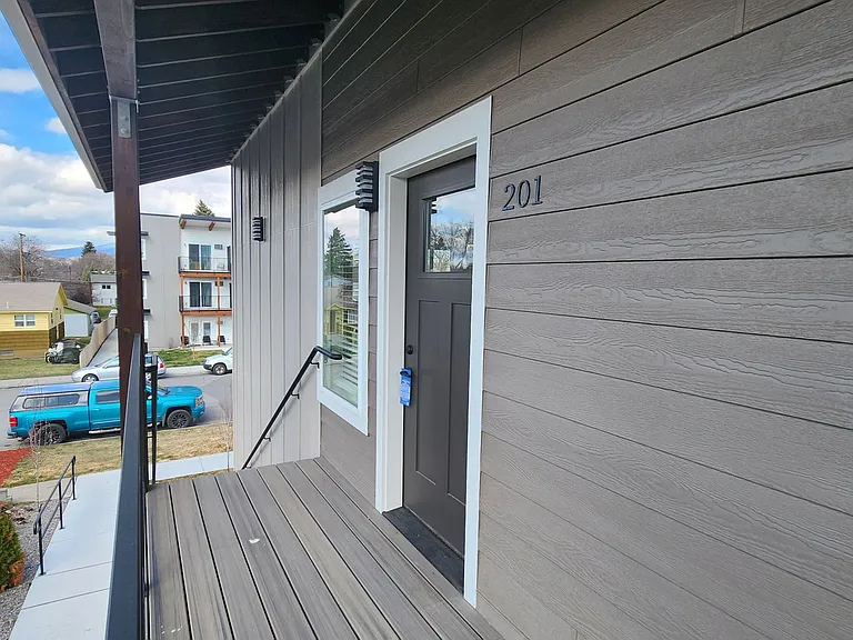 1527 S 11th St W #101-202 — Photo 3
