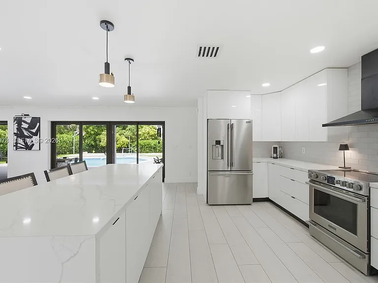 9935 Ramblewood Dr — Photo 7