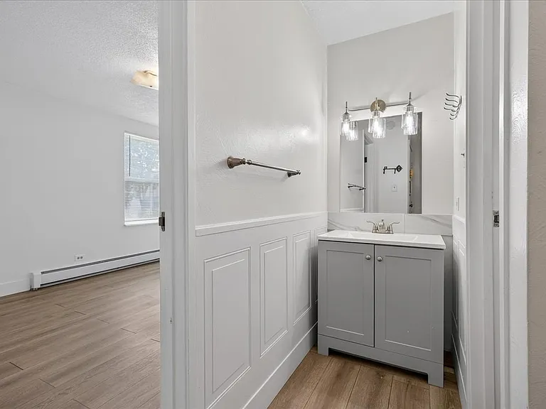 2150 S Vaughn Way #202 — Photo 16