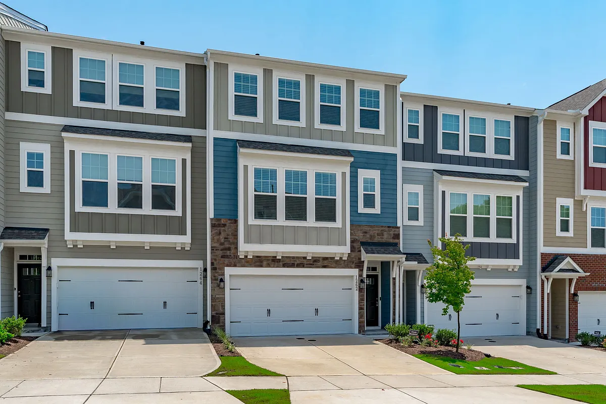 Building Photo - 1262 Commack Dr