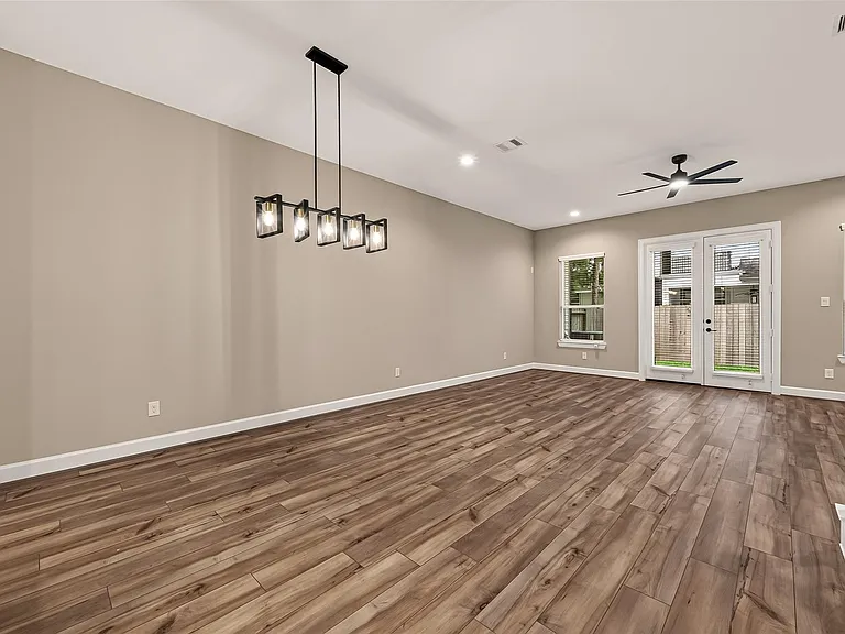 4309 Dickson St #B — Photo 17