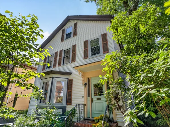 38 Holbrook St, Jamaica Plain, MA 02130