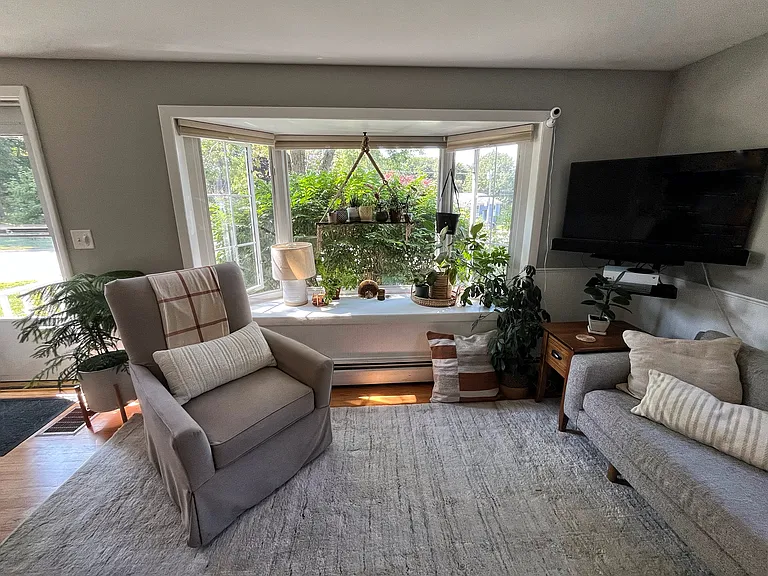 Living room detail - bay window