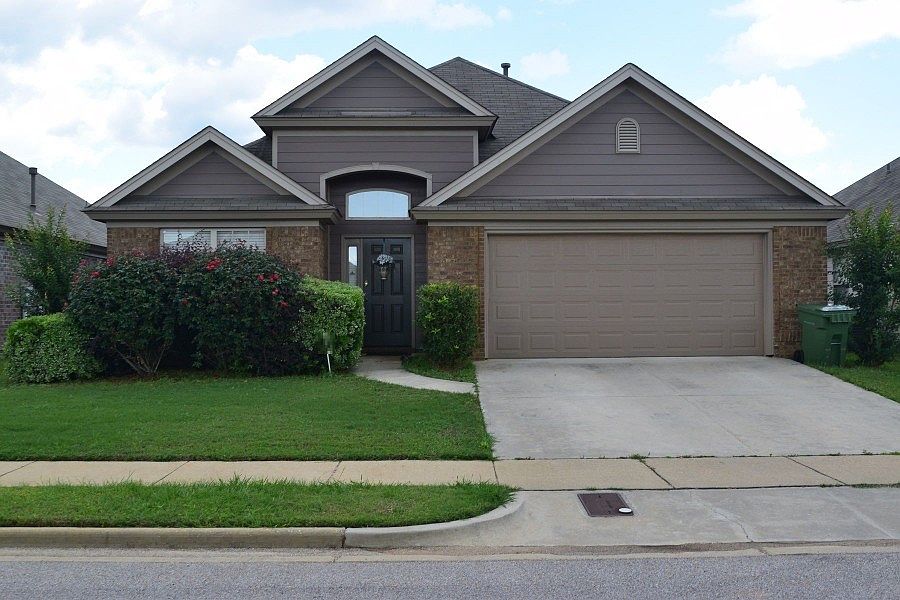 1st image of 808 Charlemont Ln