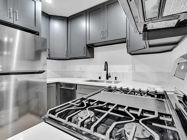 1119 N Avenue 56 — Photo 18