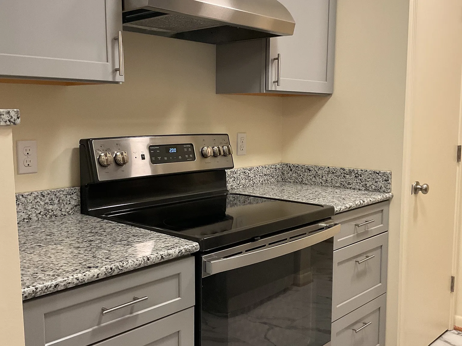 2 bed, 1170 sqft, $1,695 — Photo 2