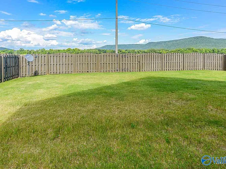 3031 Greenway Cir SE — Photo 37