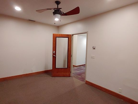 3rd image of 327 Niagara St Suite 1