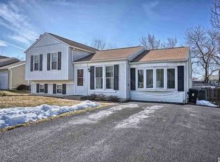 10 Bayberry Dr, Mechanicsburg, PA