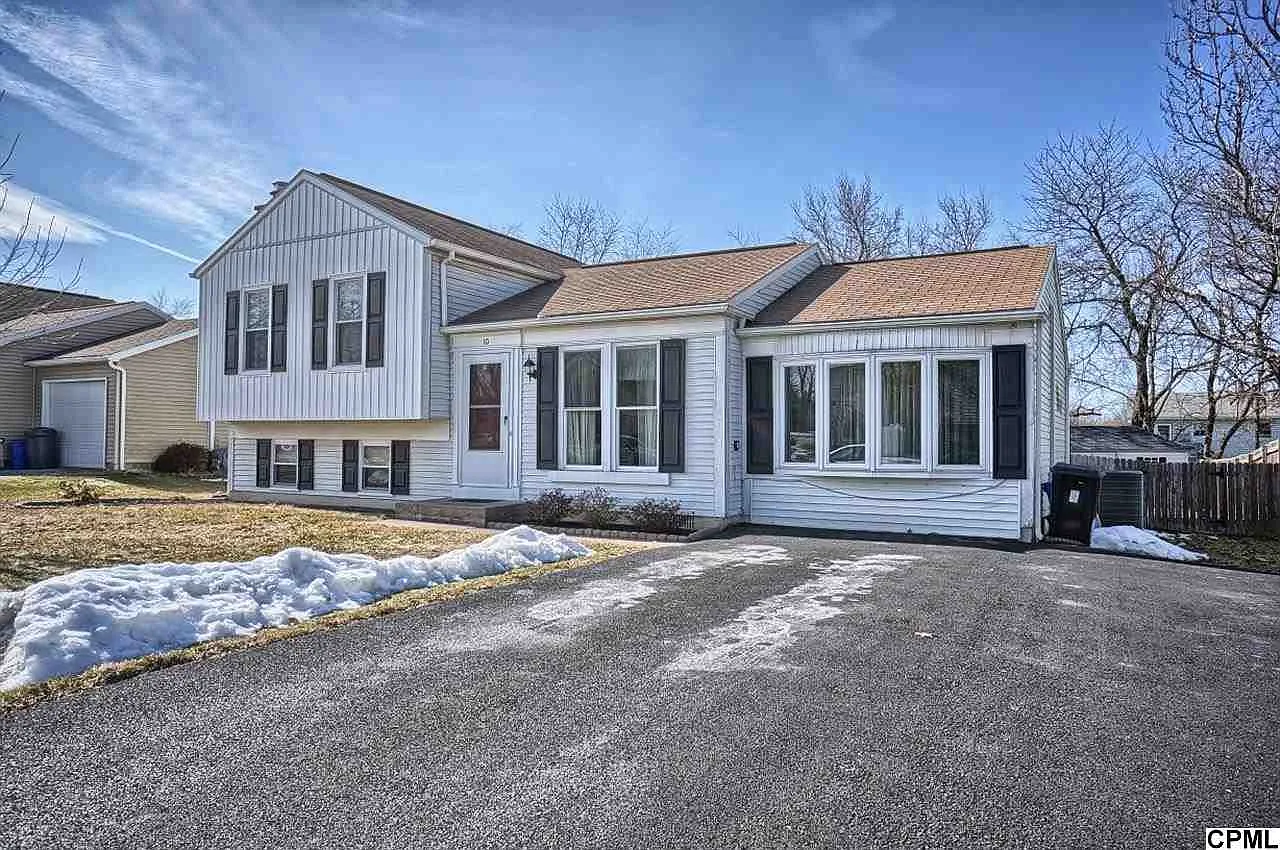 10 Bayberry Dr photo 1