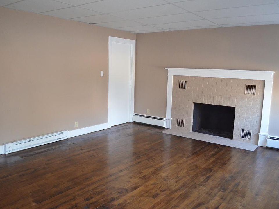 1346 E Caracas Ave Hershey PA Zillow Apartments for Rent in Hershey