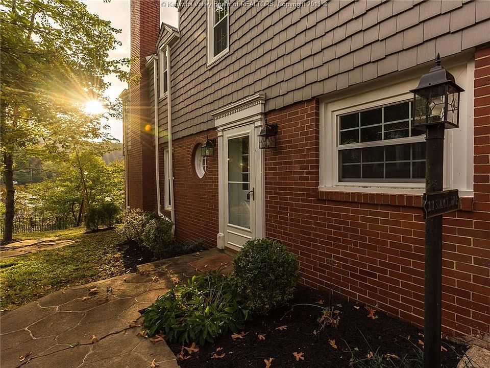 1st image of 1011 Summit Dr