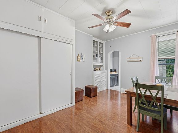 3rd image of 120 Hutton St