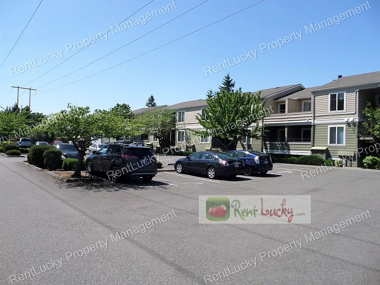 3233 NE 12th St #302 — Photo 1