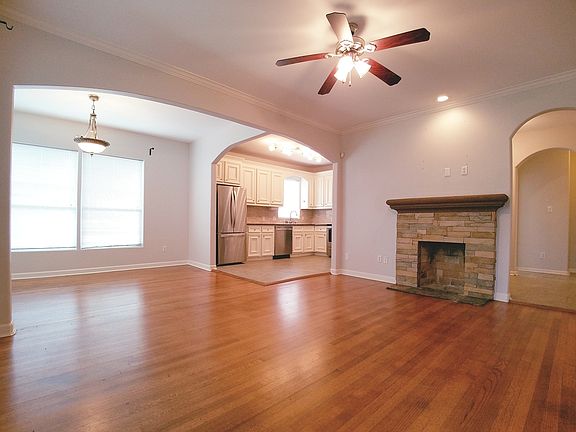 2nd image of 2709 Rosewood St