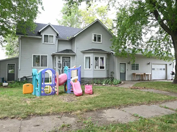 513 W 2nd St, Odebolt, IA 51458