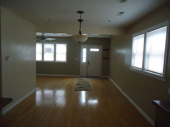 4th image of 3524 N Newcastle Ave