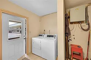 1400 NE 55th St #206 — Photo 23