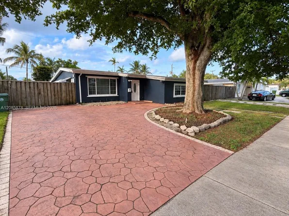 6541 SW 5th St, Pembroke Pines, FL 33023