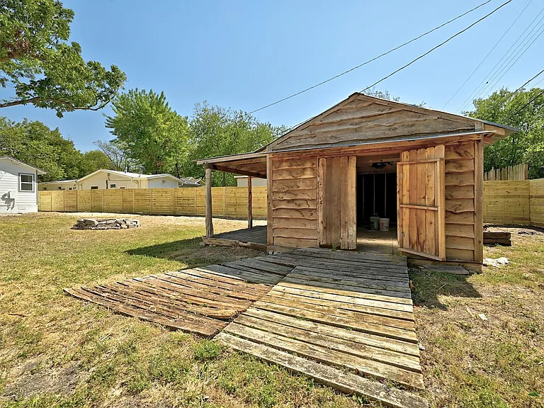 203 Nelray Blvd — Photo 24