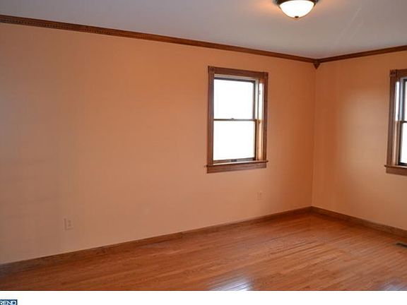 5th image of 251 Moonhill Dr