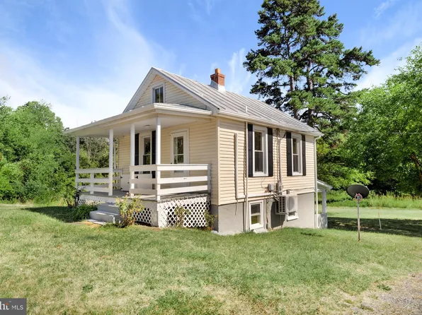 2474 Happy Creek Rd, Front Royal, VA 22630