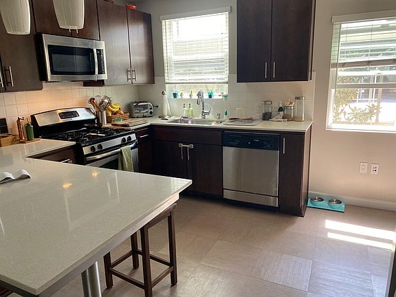 3rd image of 936 Lake St APT 1