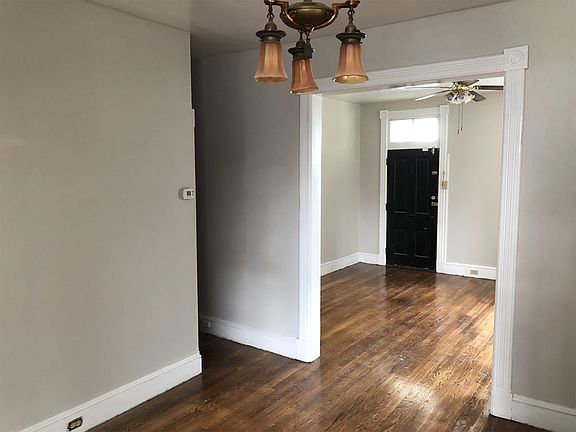 4th image of 143 King St