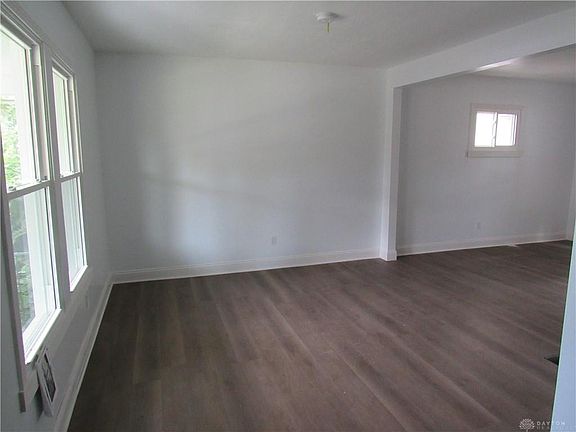 3rd image of 1057 Gerhard St