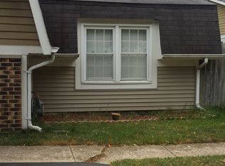 141 Golden Dr, Glendale Heights, IL 60139