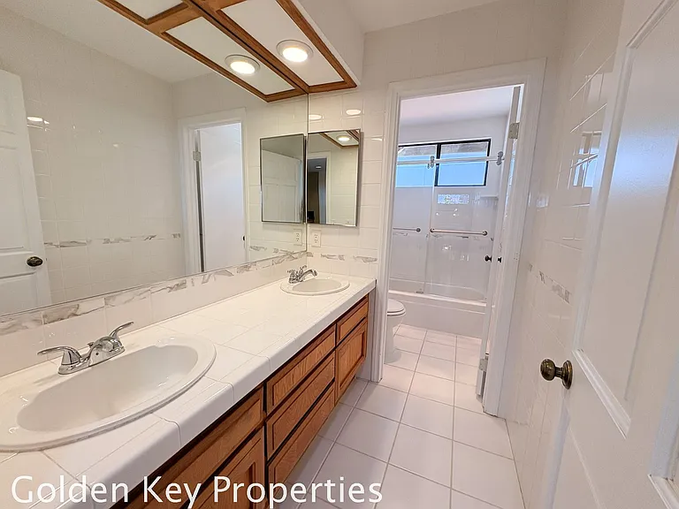 2475 Unicornio St — Photo 22