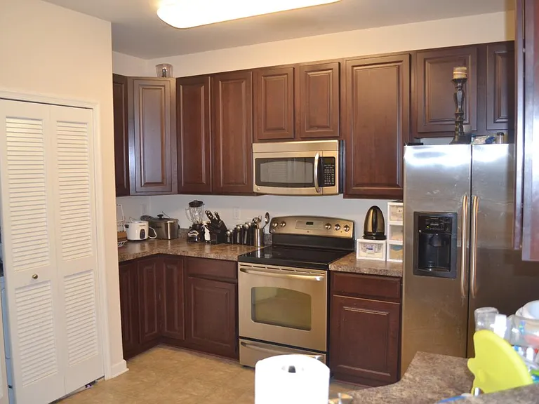 5301 Wyndholme Cir #101 — Photo 11